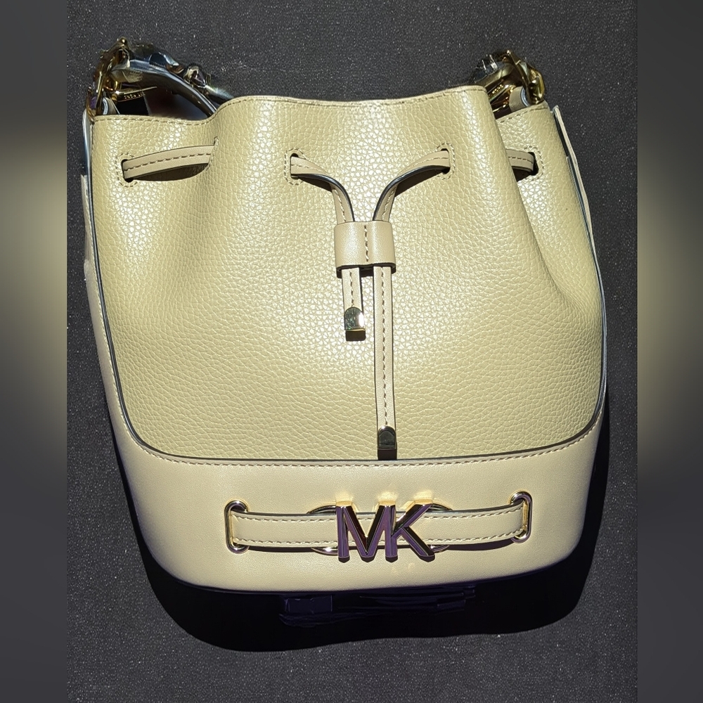 MICHAEL KORS Reed Medium Pebbled Leather Bucket Bag Satchel Camel NWT